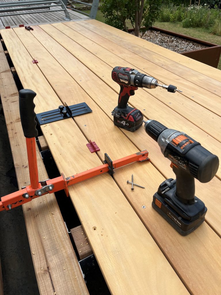 LE KIT DU POSEUR DE TERRASE